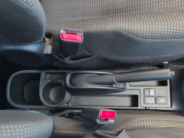 ヴィッツ ハイブリッドＦ　ＥＴＣ　バックカメラ　ナビ　ＴＶ　オートライト　キーレスエントリー　電動格納ミラー　ＣＶＴ　盗難防止システム　衝突安全ボディ　ＡＢＳ　ＥＳＣ　エアコン　パワーステアリング　パワーウィンドウ（10枚目）