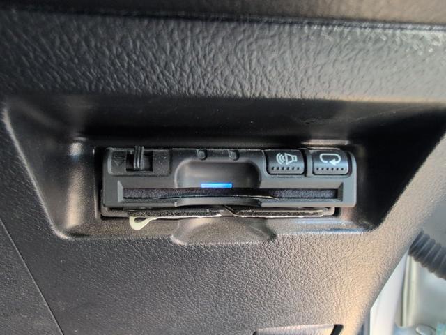 ヴィッツ ハイブリッドＦ　ＥＴＣ　バックカメラ　ナビ　ＴＶ　オートライト　キーレスエントリー　電動格納ミラー　ＣＶＴ　盗難防止システム　衝突安全ボディ　ＡＢＳ　ＥＳＣ　エアコン　パワーステアリング　パワーウィンドウ（13枚目）