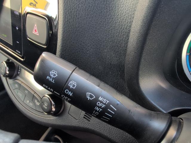 ヴィッツ ハイブリッドＦ　ＥＴＣ　バックカメラ　ナビ　ＴＶ　オートライト　キーレスエントリー　電動格納ミラー　ＣＶＴ　盗難防止システム　衝突安全ボディ　ＡＢＳ　ＥＳＣ　エアコン　パワーステアリング　パワーウィンドウ（45枚目）
