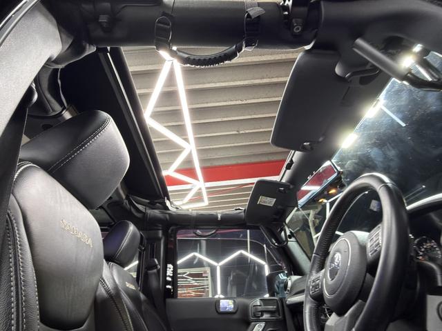 ジープ・ラングラーアンリミテッド サハラ　ＪＫＳ２．５インチＵＰ　ＦＯＸショック　ＦＵＥＬ１７インチＡＷ　ＢＦ３７インチ　フラットフェンダー　ＢＡＳＴＯＰサンライダー　ＥＶＯリアフェイシア　スマッティーテールアーム　マットグリル　純正部品有り（15枚目）