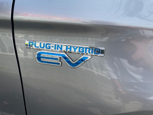 三菱 アウトランダーＰＨＥＶ