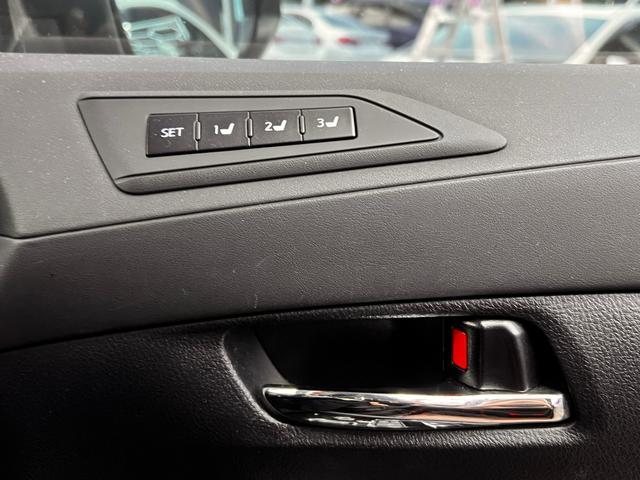 ヴェルファイア ３．５ＺＡ　Ｇエディション　車高調　社外マフラー　ウーハー　ハーフレザー　レーダークルーズ　ＥＴＣ　両側パワースライド　パワーバックドア　９型ナビ　バックカメラ　ＬＥＤヘッドライト　メモリー付パワーシート　エグゼクティブシート（18枚目）
