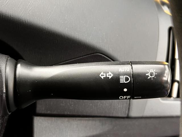 プリウス S 純正SDナビ バックカメラ ドライブレコーダー HIDヘッド ETC スマートキー オートライト オートエアコン 純正15インチAW Bluetooth フルセグ CDDVD再生 ステアリングリモコン(20枚目)