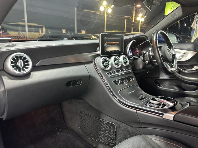 Ｃクラス Ｃ６３クーペ　ＭＡＮＳＯＲＹエアロ　マフラー　ＡＮＲＫＹ２０インチＡＷ　レーダーセフティＰＫＧ　エアバランスＰＫＧ　　黒レザー　シートヒーター　ブルメスター　ＥＴＣ　ヘッドアップディスプレー　アンビエントライト（12枚目）