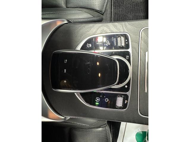 Ｃクラス Ｃ６３クーペ　ＭＡＮＳＯＲＹエアロ　マフラー　ＡＮＲＫＹ２０インチＡＷ　レーダーセフティＰＫＧ　エアバランスＰＫＧ　　黒レザー　シートヒーター　ブルメスター　ＥＴＣ　ヘッドアップディスプレー　アンビエントライト（24枚目）
