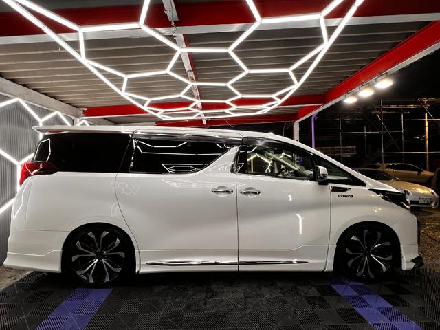 アルファードハイブリッド SR Cパッケージ モデリスタエアロ モデリスタAW 車高調 サンル-フ 後席モニタ- アルパインSDナビ デジタルインナーミラー 黒革シート レ-ダ-クルコン 後席シ-トヒ-タ- 両側電動スライドドア 電動リアゲート(4枚目)