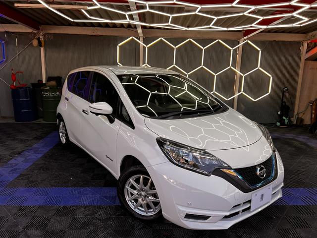 ノート ｅ－パワー　Ｘ　衝突被害軽減システム　ドラレコ　コーナーセンサー　スマートキー　ＬＥＤヘッド　ＥＴＣ　オートハイビーム　車線逸脱警報　オートライト　オートエアコン　純正１５インチアルミ　電動格納ミラー　スマートキー（2枚目）