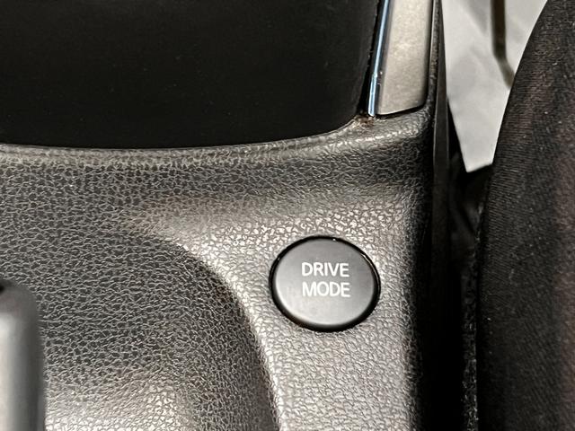 ノート ｅ－パワー　Ｘ　衝突被害軽減システム　ドラレコ　コーナーセンサー　スマートキー　ＬＥＤヘッド　ＥＴＣ　オートハイビーム　車線逸脱警報　オートライト　オートエアコン　純正１５インチアルミ　電動格納ミラー　スマートキー（28枚目）