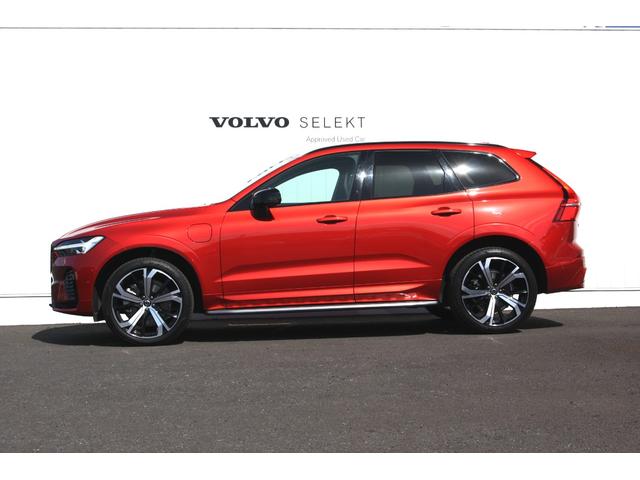 ＸＣ６０ リチャージアルティメトＴ６ＡＷＤプラグインハイブリド　認定中古車　プラグインハイオブリッド　エアサス　パノラマスライディングサンルーフ　Ｇｏｏｇｌｅナビ搭載　３６０℃ビューカメラ　安全支援システム　運転支援システム　ＡｐｐｌｅＣａｒＰｌａｙ対応（6枚目）