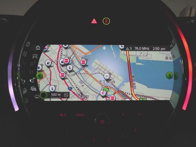 クーパーＳ　Ｅ　クロスオーバー　オール４　デジタルＰ　ペッパーＰ　レザーＰ　ＡｐｐｌｅＣａｒＰｌａｙ　ＡＣＣ　ヘッドアップディスプレイ　Ｆシートヒーター　ピクニックベンチ　黒革　１８ＡＷ(46枚目)