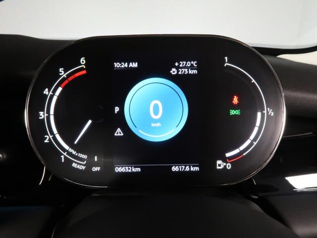 ＭＩＮＩ クーパーＤ　カムデン・エディション　ＡｐｐｌｅＣａｒＰｌａｙ　Ｆシートヒーター　１７ＡＷ　ＡＣＣ　パーキングアシスト　フロント＆リヤＰＤＣ　コンフォートアクセス　マルチディスプレイメーターパネル（11枚目）