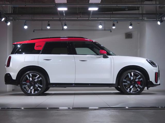 MINI ジョンクーパーワークス カントリーマンオール4JCW MINI認定中古車2年保証付 Lパッケージ バックカメラ アクティブクルーズ ヘッドアップディスプレイ 電動Fシート リアプライバシーガラス 20AW(5枚目)