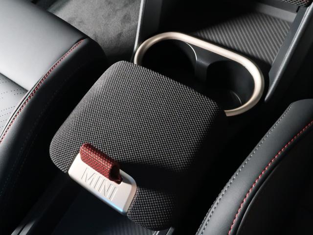 MINI ジョンクーパーワークス カントリーマンオール4JCW MINI認定中古車2年保証付 Lパッケージ バックカメラ アクティブクルーズ ヘッドアップディスプレイ 電動Fシート リアプライバシーガラス 20AW(37枚目)