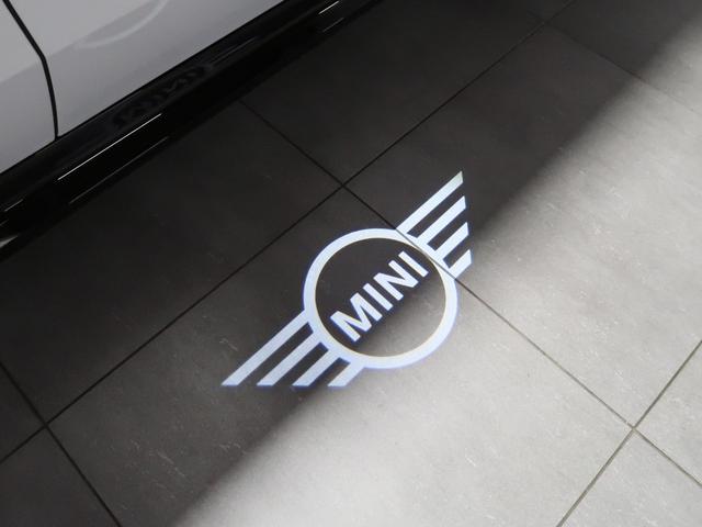 MINI ジョンクーパーワークス カントリーマンオール4JCW MINI認定中古車2年保証付 Lパッケージ バックカメラ アクティブクルーズ ヘッドアップディスプレイ 電動Fシート リアプライバシーガラス 20AW(40枚目)