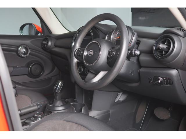 MINI ワン MINI認定中古車1年保証付 純正HDDナビ クロームラインエクステリア 15AW(7枚目)