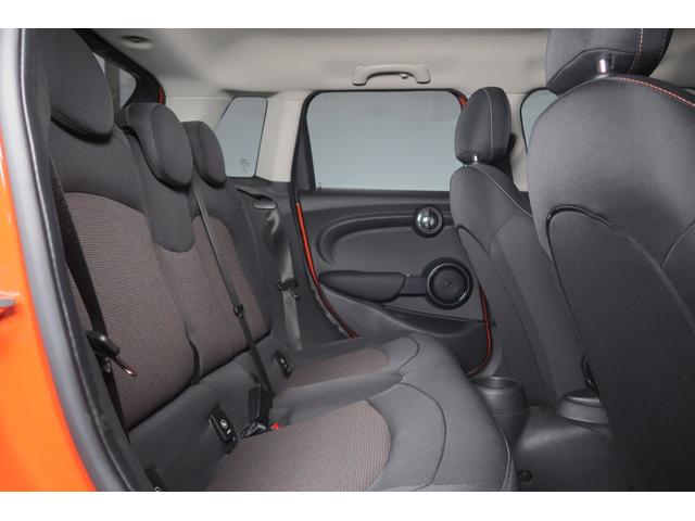 MINI ワン MINI認定中古車1年保証付 純正HDDナビ クロームラインエクステリア 15AW(8枚目)