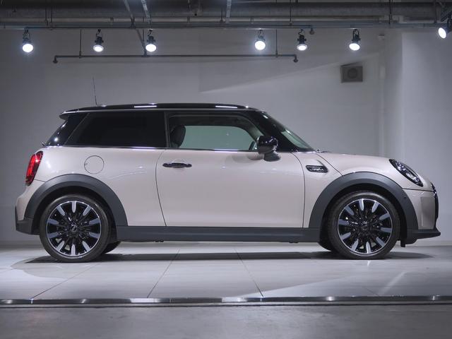 MINI クーパー カムデン・エディション MINI認定中古車2年保証付 純正ナビ無し アップルカープレイ バックカメラ ETC アクティブクルーズ ドライビングアシスト 17AW(5枚目)