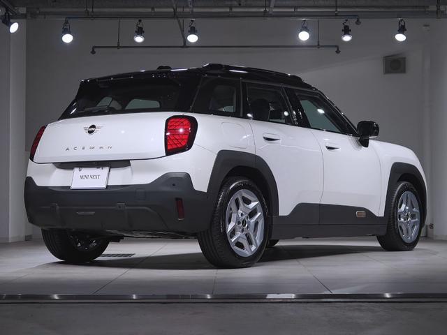 ＭＩＮＩ エースマンＥ　クラシック・トリム　ＭＩＮＩ認定中古車２年保証付　純正ナビ　バックカメラ　ＥＴＣ　ヘッドアップディスプレイ　ドライビングアシスト　クルーズコントロール　１７ＡＷ（6枚目）