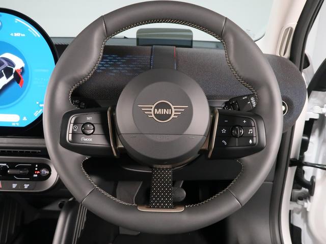 ＭＩＮＩ エースマンＥ　クラシック・トリム　ＭＩＮＩ認定中古車２年保証付　純正ナビ　バックカメラ　ＥＴＣ　ヘッドアップディスプレイ　ドライビングアシスト　クルーズコントロール　１７ＡＷ（12枚目）