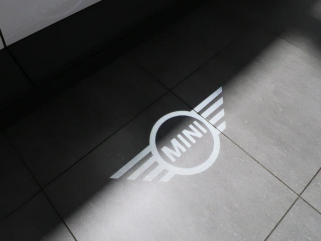 ＭＩＮＩ エースマンＥ　クラシック・トリム　ＭＩＮＩ認定中古車２年保証付　純正ナビ　バックカメラ　ＥＴＣ　ヘッドアップディスプレイ　ドライビングアシスト　クルーズコントロール　１７ＡＷ（38枚目）