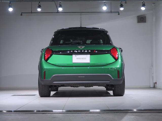 ＭＩＮＩ クーパーＳ　フェイバリット・トリム　認定中古車　フェイバードトリム　Ｍパッケージ　Ｆ電動シート　ヘッドアップディスプレイ　ハーマンカードン　ドライビングアシスト　トップビューカメラ　１８ＡＷ（7枚目）