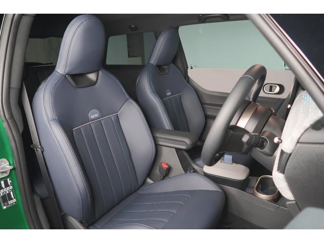 ＭＩＮＩ クーパーＳ　フェイバリット・トリム　認定中古車　フェイバードトリム　Ｍパッケージ　Ｆ電動シート　ヘッドアップディスプレイ　ハーマンカードン　ドライビングアシスト　トップビューカメラ　１８ＡＷ（8枚目）