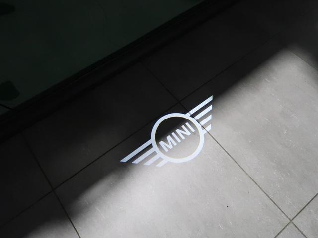 ＭＩＮＩ クーパーＳ　フェイバリット・トリム　認定中古車　フェイバードトリム　Ｍパッケージ　Ｆ電動シート　ヘッドアップディスプレイ　ハーマンカードン　ドライビングアシスト　トップビューカメラ　１８ＡＷ（36枚目）