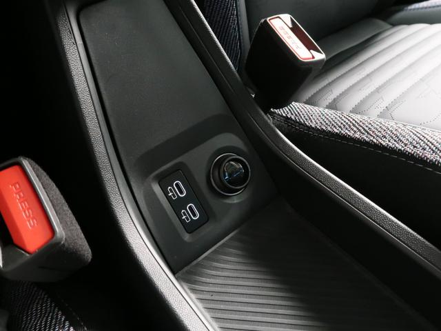 MINI クーパーC クラシック・トリム クラシックトリム ドライビングアシスタントプラス ヘッドアップディスプレイ Fシートヒーティング ステアリングヒーター ワイヤレスチャージング 17AW(19枚目)