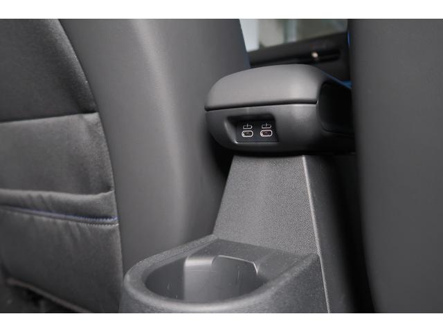 MINI クーパーC クラシック・トリム クラシックトリム ドライビングアシスタントプラス ヘッドアップディスプレイ Fシートヒーティング ステアリングヒーター ワイヤレスチャージング 17AW(32枚目)