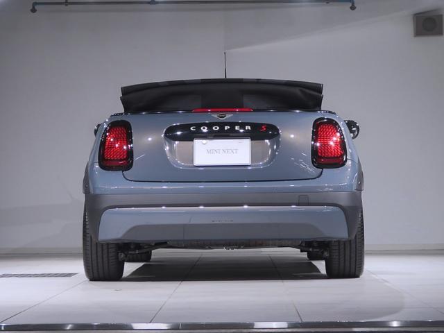 MINI クーパーS コンバーチブル フェイバリット・トリム フェイバードトリム Mパッケージ ハーマンカードン アクティブクルーズ MINI Yoursソフトトップ ステアリングホイールヒーティング Fシートヒーティング Apple Car Play 17AW(11枚目)