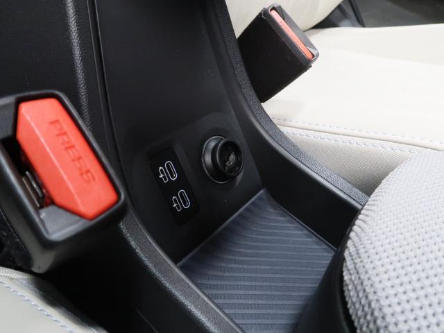 MINI クーパーS コンバーチブル フェイバリット・トリム フェイバードトリム Mパッケージ ハーマンカードン アクティブクルーズ MINI Yoursソフトトップ ステアリングホイールヒーティング Fシートヒーティング Apple Car Play 17AW(21枚目)