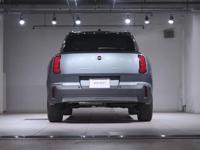 ＭＩＮＩ カントリーマンＤ　クラシック・トリム　ＭＩＮＩ認定中古車２年保証付　Ｍパッケージ　Ｆ電動シート　アクティブクルーズ　バックカメラ　ハーマンカードン　へドアップディスプレイ　１８ＡＷ（7枚目）