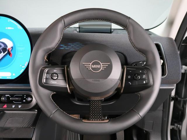 ＭＩＮＩ カントリーマンＤ　クラシック・トリム　クラシックトリム　Ｍパッケージ　ヘッドアップディスプレイ　アクティブクルーズ　ＡｐｐｌｅＣａｒＰｌａｙ　ＡｎｄｒｏｉｄＡｕｔｏ　ハーマンカードン　レーンチェンジウォーニング　オートトランク　１８ＡＷ（12枚目）