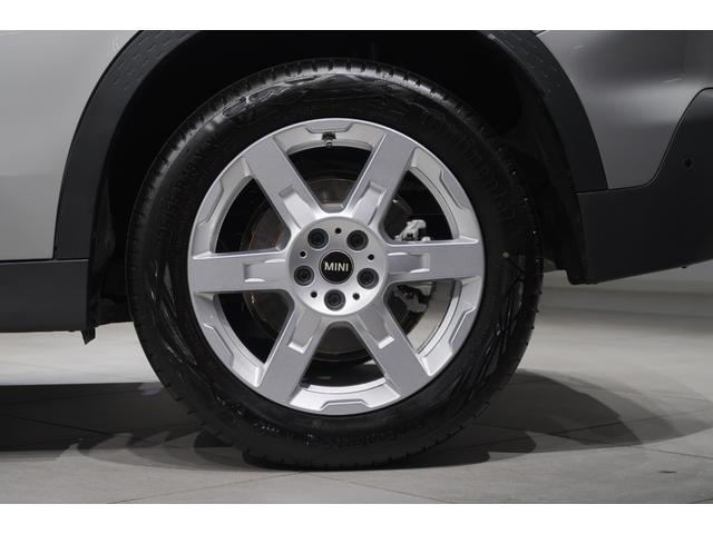 ＭＩＮＩ カントリーマンＤ　クラシック・トリム　クラシックトリム　Ｍパッケージ　ヘッドアップディスプレイ　アクティブクルーズ　ＡｐｐｌｅＣａｒＰｌａｙ　ＡｎｄｒｏｉｄＡｕｔｏ　ハーマンカードン　レーンチェンジウォーニング　オートトランク　１８ＡＷ（32枚目）