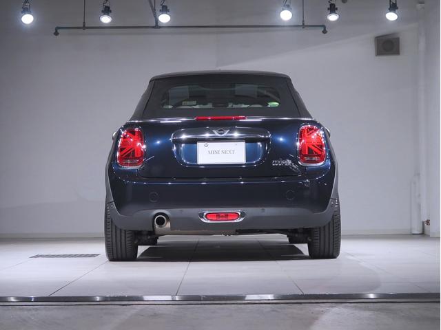 ＭＩＮＩ クーパー　コンバーチブル　エッセンシャル・トリム　Ｆシートヒーティング　ＬＥＤヘッドライト　リヤＰＤＣ　純正ＨＤＤナビ　１７ＡＷ（11枚目）