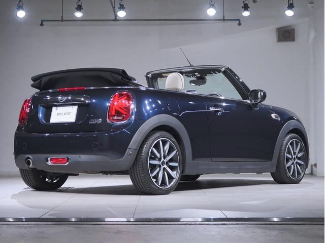 ＭＩＮＩ クーパー　コンバーチブル　エッセンシャル・トリム　Ｆシートヒーティング　ＬＥＤヘッドライト　リヤＰＤＣ　純正ＨＤＤナビ　１７ＡＷ（16枚目）