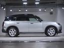 ＭＩＮＩ カントリーマンＤ　クラシック・トリム　クラシックトリム　Ｍパッケージ　ヘッドアップディスプレイ　アクティブクルーズ　ＡｐｐｌｅＣａｒＰｌａｙ　ＡｎｄｒｏｉｄＡｕｔｏ　ハーマンカードン　レーンチェンジウォーニング　オートトランク　１８ＡＷ（5枚目）
