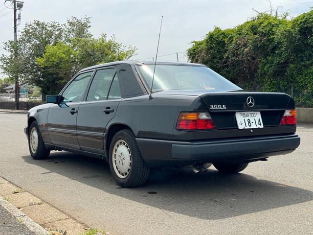 ミディアムクラス ３００Ｅ　３００Ｅ（５名）・Ｍ１０３エンジン・ＥＴＣ・キーレスエントリー・鍵２本・ブルートゥース受信機・アルミホイール　ＡＴ・パワーシート・・カセット・ＡＢＳ・エアコン（7枚目）