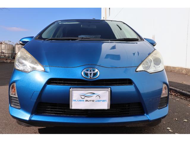 アクア Ｓ　Ｓ　グレード・ナビ・ＥＴＣ・Ｂｌｕｅｔｏｏｔｈ・スマートキー・キーレス　スタート・ＣＤ／ＤＶＤ再生・オートエアコン・オートライト（3枚目）