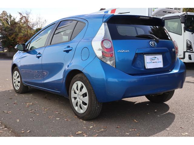 アクア Ｓ　Ｓ　グレード・ナビ・ＥＴＣ・Ｂｌｕｅｔｏｏｔｈ・スマートキー・キーレス　スタート・ＣＤ／ＤＶＤ再生・オートエアコン・オートライト（7枚目）