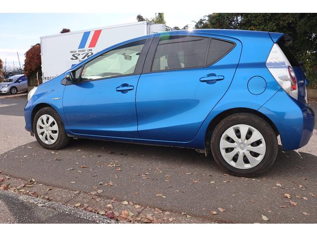 アクア Ｓ　Ｓ　グレード・ナビ・ＥＴＣ・Ｂｌｕｅｔｏｏｔｈ・スマートキー・キーレス　スタート・ＣＤ／ＤＶＤ再生・オートエアコン・オートライト（8枚目）