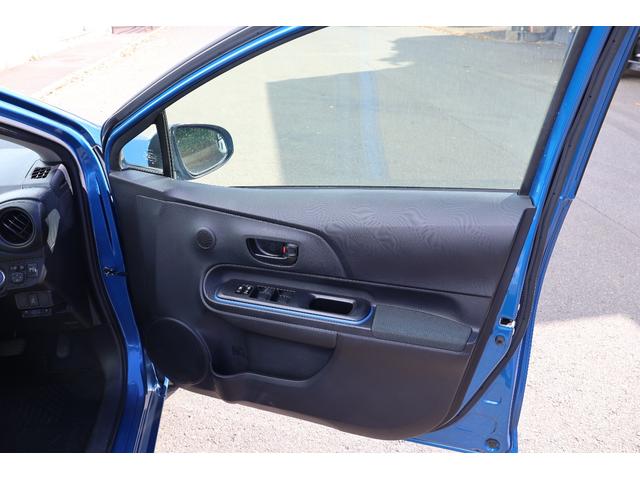 アクア Ｓ　Ｓ　グレード・ナビ・ＥＴＣ・Ｂｌｕｅｔｏｏｔｈ・スマートキー・キーレス　スタート・ＣＤ／ＤＶＤ再生・オートエアコン・オートライト（18枚目）