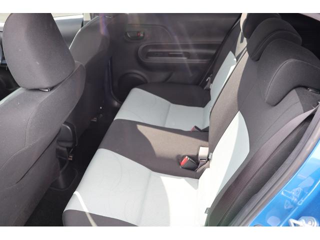 アクア Ｓ　Ｓ　グレード・ナビ・ＥＴＣ・Ｂｌｕｅｔｏｏｔｈ・スマートキー・キーレス　スタート・ＣＤ／ＤＶＤ再生・オートエアコン・オートライト（42枚目）