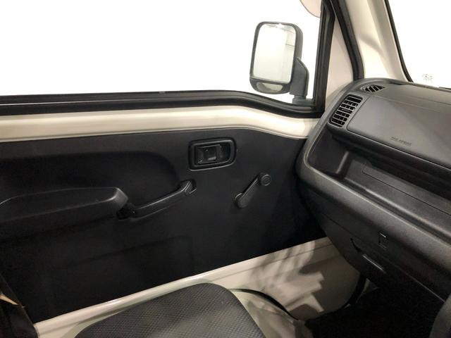 ハイゼットトラック ローダンプ　４ＷＤ／ＭＴ５速／走行距離９９２２キロ／ラジオ　１年保証距離無制限　走行距離９９２２キロ　４ＷＤ　ＭＴ５速　ＦＭＡＭラジオ　純正フロアマット　助手席エアバッグ　マニュアルエアコン（5枚目）