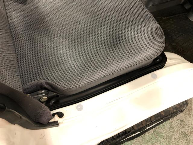 ハイゼットトラック ローダンプ　４ＷＤ／ＭＴ５速／走行距離９９２２キロ／ラジオ　１年保証距離無制限　走行距離９９２２キロ　４ＷＤ　ＭＴ５速　ＦＭＡＭラジオ　純正フロアマット　助手席エアバッグ　マニュアルエアコン（15枚目）