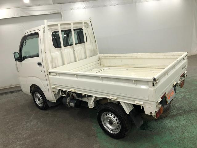 ハイゼットトラック ローダンプ　４ＷＤ／ＭＴ５速／走行距離９９２２キロ／ラジオ　１年保証距離無制限　走行距離９９２２キロ　４ＷＤ　ＭＴ５速　ＦＭＡＭラジオ　純正フロアマット　助手席エアバッグ　マニュアルエアコン（16枚目）
