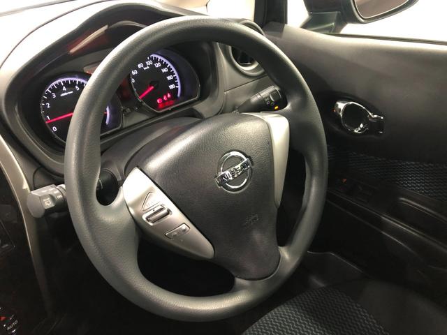 ノート X 走行15721キロ/デジタルルームミラー/CDチューナー 1年保証距離無制限 走行距離15721キロ デジタルルームミラー CDチューナー 純正カーペットマット プッシュボタンスタート 電動格納式ドアミラー オートエアコン(12枚目)