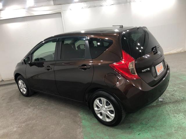 ノート X 走行15721キロ/デジタルルームミラー/CDチューナー 1年保証距離無制限 走行距離15721キロ デジタルルームミラー CDチューナー 純正カーペットマット プッシュボタンスタート 電動格納式ドアミラー オートエアコン(16枚目)