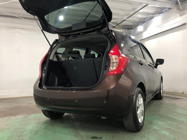 ノート X 走行15721キロ/デジタルルームミラー/CDチューナー 1年保証距離無制限 走行距離15721キロ デジタルルームミラー CDチューナー 純正カーペットマット プッシュボタンスタート 電動格納式ドアミラー オートエアコン(26枚目)