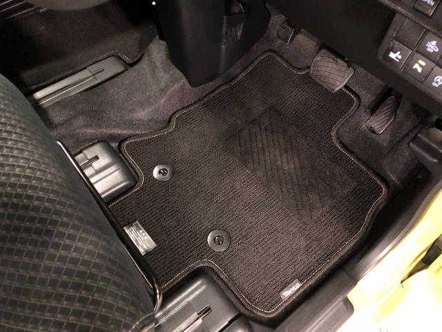 嬉しい純正フロアマット付き♪　状態も良好です（＾＾♪